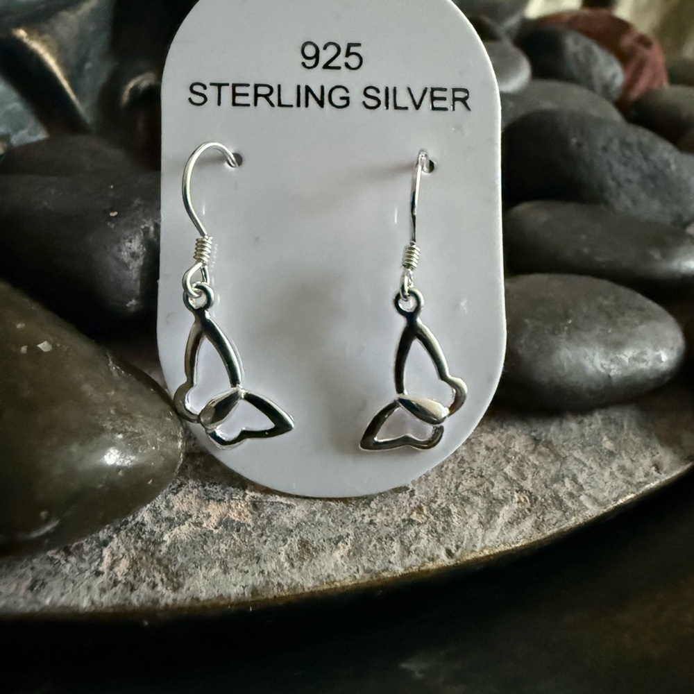 Beautiful 925 Sterling silver butterfly dangle earrings. Butterfly measures 16mm